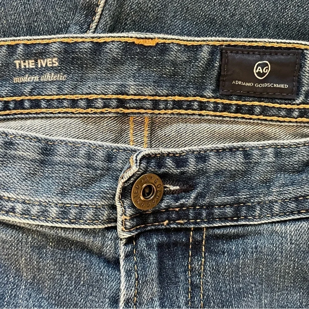 AG Adriano Goldschmied The Ives Modern Athletic Blue Denim Jeans Size 36W/32L